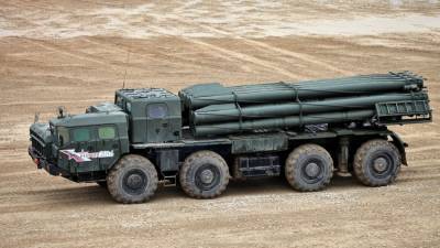 Американские СМИ: у НАТО нет шансов против российских БМ-30 "Смерч"