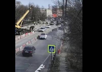 Момент массового ДТП на мосту через Трубеж в Рязани попал на видео