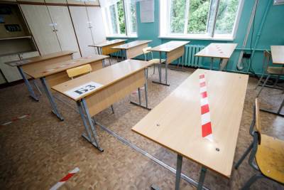 15 классов закрыли на карантин в Псковской области из-за коронавируса