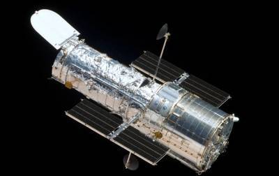 Телескоп Hubble запечатлел скопление "кривых" галактик