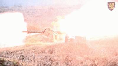 Террористы «ДНР» перебросили на новые позиции 21 танк