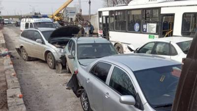 Более десятка автомобилей столкнулись в Рязани