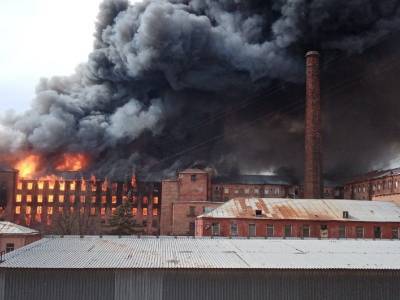 Нарушения не устранялись годами: в Петербурге сгорела «Невская мануфактура», погибли люди