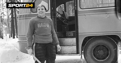 Знаменитое фото Гагарина в свитере «Наши». Он любил хоккей, играл сам и создал команду космонавтов