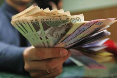 "Карантинные" 8000 гривен: кто и каким образом может получить помощь от государства