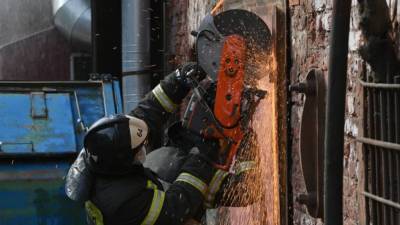 В МЧС не подтвердили информацию о смерти второго пожарного на Невской мануфактуре