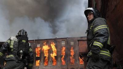 Масштабный пожар на фабрике "Невская мануфактура": фото, видео