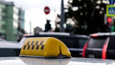Пассажиры избили таксиста из-за замечания о пиве в Воронеже