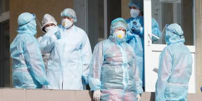 Под Одессой в больницу доставили 12 инфицированных COVID-19 детей из приемной семьи