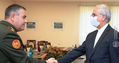 Начальник Генштаба ВС Армении обсудил сотрудничество с послом Ирана