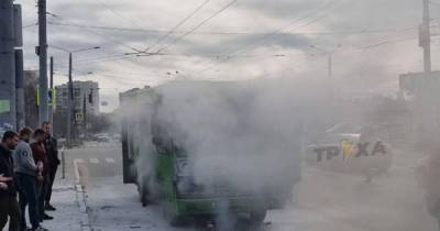 В Харькове загорелась маршрутка с пассажирами: успели ли потушить автобус