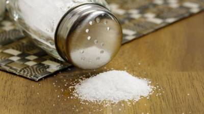 Россиянам назвали продукты со скрытым содержанием соли