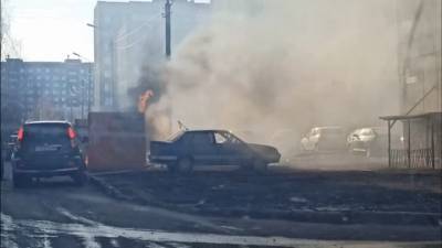 На Южном Урале прохожие спасли чужой автомобиль от угрозы взрыва