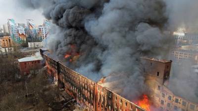 Пять баллов сложности: что известно о пожаре в здании Невской мануфактуры в Санкт-Петербурге