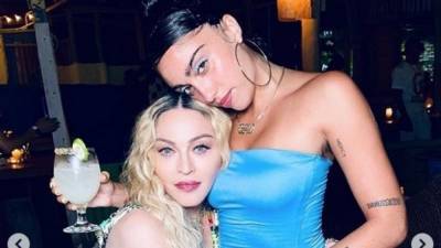 Леон Лурдес - Фанаты Мадонны поссорились из-за небритых подмышек ее дочери - newinform.com