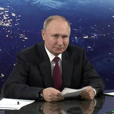 Владимир Путин предложил увеличить оклады российских космонавтов на 50%