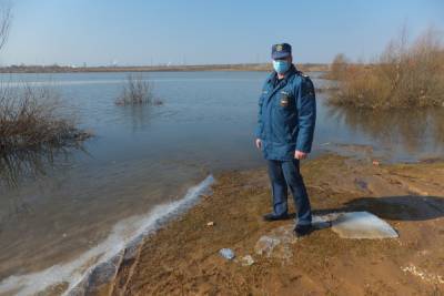 В поисках льда: сотрудники МЧС проверили водоемы в Смоленской области