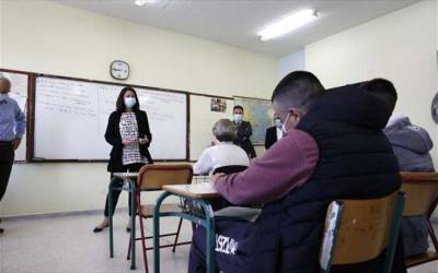 В школах Греции возобновились очные занятия