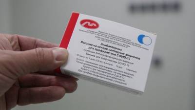 Вакцинация от COVID-19 в России может стать сезонной