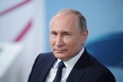 Путин предложил поднять на 50 процентов оклады космонавтов