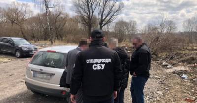 Полицейский сбил коллег, которые пытались задержать его за взятку в Хмельницкой области