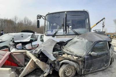 Власти Рязани ищут мужчину, спасшего автобус от падения с моста в Трубеж