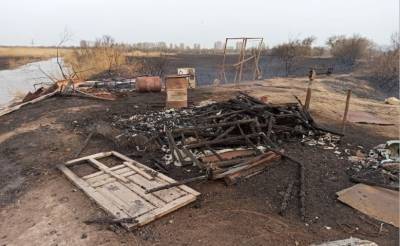 За сутки в Астрахани сгорели 5 хозпостроек