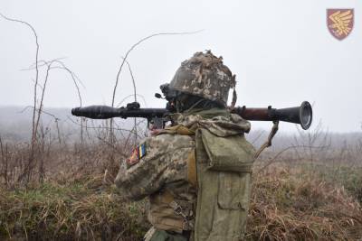 Обстановка на Донбассе: Один военный погиб, двое ранены