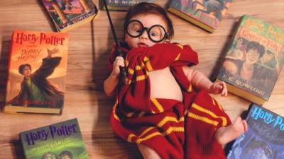 Фотосессия в стиле Гарри Поттера для 3-месячного малыша: впечатляющие кадры от молодой мамы