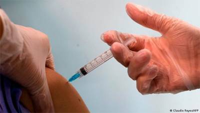 Исследование: Вакцина BionTech/Pfizer менее эффективна против мутации из ЮАР