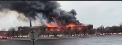 Причиной пожара в «Невской мануфактуре» могло стать короткое замыкание
