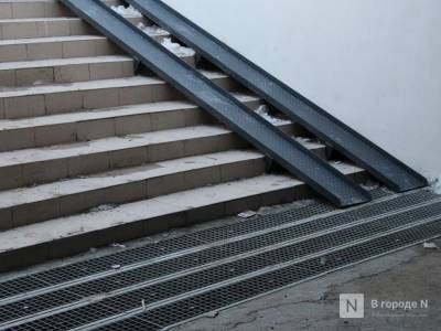 Сломанные ступени и треснувший гранит: нижегородцы жалуются на подземный переход под площадью Лядова