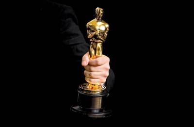 Пон Джун Хо, Бред Пітт, Холлі Беррі: кіноакадемія назвала зірок, які вручатимуть «Оскар»