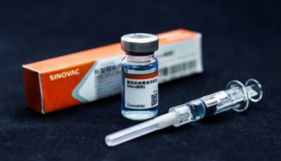 Украинцев начинают вакцинировать китайским препаратом CoronaVac. Все детали