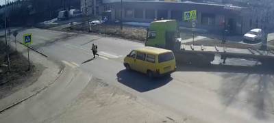 Перебегавшая дорогу девочка едва не попала под колеса нарушителю в Петрозаводске (ВИДЕО)