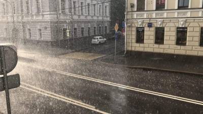 Москвичей предупредили о сильных дождях с 15 апреля