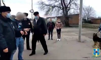 Беспредельщики на авто под Ростовом проволокли женщ6ину не отпустившую ручки сумки