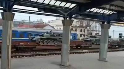 Мария Захарова обвинила в подлоге CNN, выдавшего фото украинских танков за российские