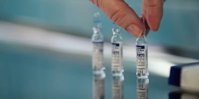 Индия зарегистрировала российскую вакцину "Спутник V"