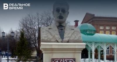 В Чистополе полицейские задержали подростков, которые разрисовали памятники