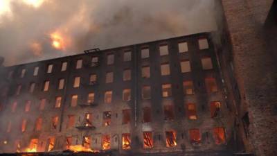 Пожар на «Невской мануфактуре» мог начаться из-за поджога