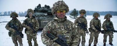Британским военным запретили называть друг друга «парнями» и «мужиками»