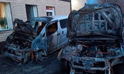 В Белогорске неизвестные сожгли автомобили депутатов от ЛДПР