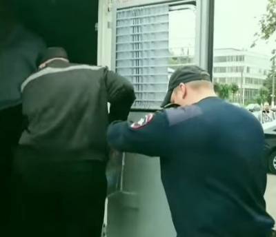 Жителя Омска арестовали по обвинению в пропаганде экстремизма на Ямале