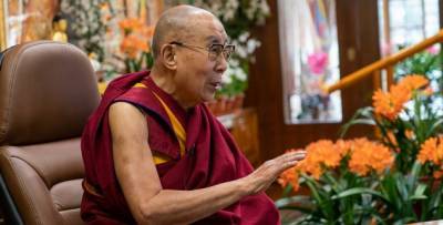Далай-лама объяснил, почему миром должны править женщины