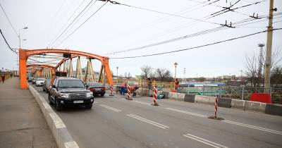 "Пробки нет, просто все едут медленно": калининградцы — о ремонте моста на Киевской