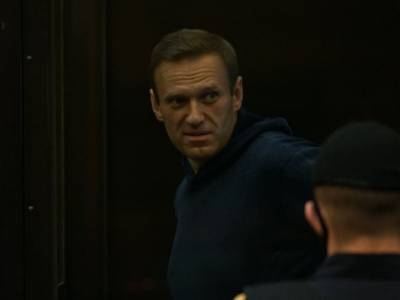 Навальный подает в суд на ИК-2