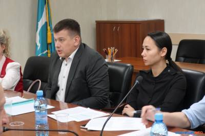Мэрия Южно-Сахалинска предложила штрафовать дворовых автохамов
