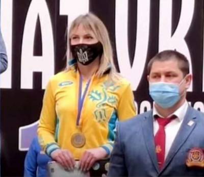 Черкасские пауэрлифтеры завоевали награды чемпионата Украины