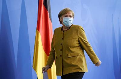 Меркель заявила о "свете в конце тоннеля" в борьбе с пандемией